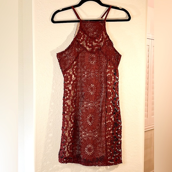 NWOT Francesca’s Maroon Lace Cocktail Dress, Size Small - Picture 2 of 13